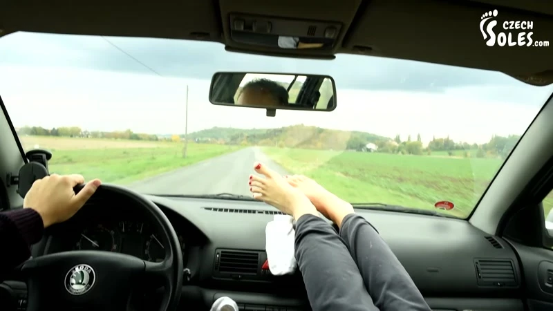 Her BIG smelly feet in car are a turn on of Czech Soles studio (2023/Mp4/1000 MB)