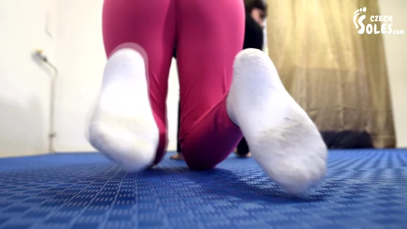 Gym trainer smells his clients sexy feet, stinky socks of Czech Soles studio (2023/Mp4/1000 MB)