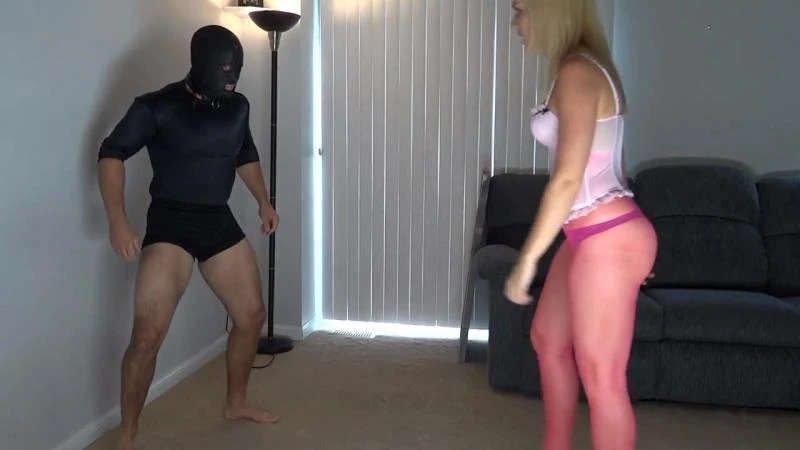 Kelly Wants to Bust YOUR Nuts – The Ballbusting LEGEND Returns (2023/Mp4/1000 MB)