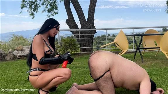 Evil Woman in Video Fucking fat bitch outdoor (2024/MPEG-4/965 MB)