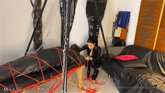 Mika Mistress in Video Latex Ass vs Bondage Bitch (2024/MPEG-4/256 MB)