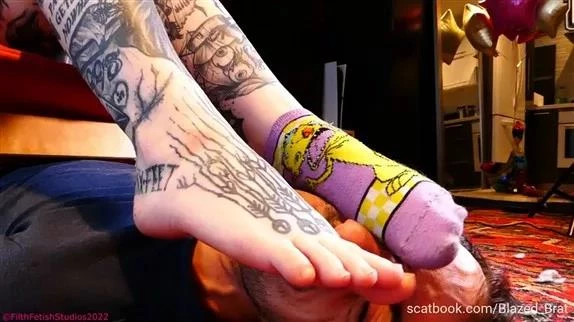 Mistress Mercy Rage in Video Smell My Feet and Ass (2025/MPEG-4/181 MB)