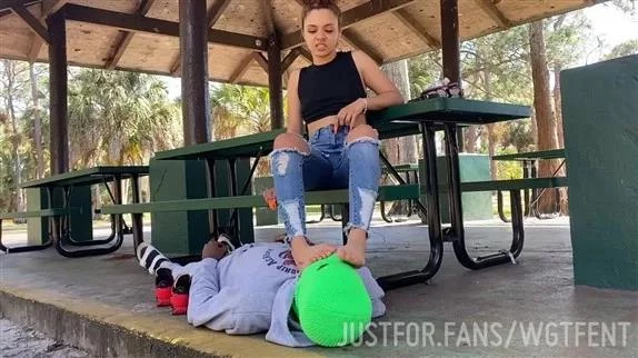 Mixed Goddess Uses Human Foot Stool In Public (2025/MPEG-4/242 MB)