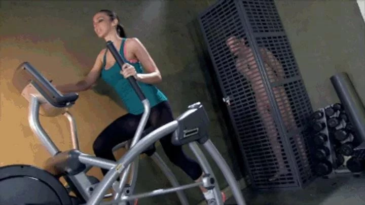 Tiffany in Video Sweaty Feet (2025/MPEG-4/308 MB)