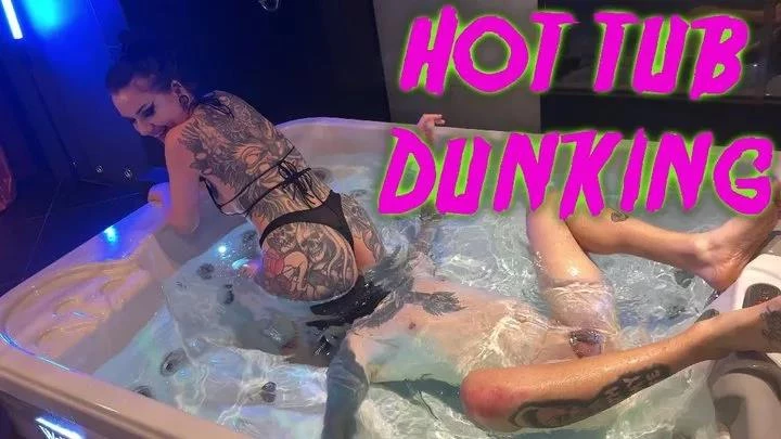 Demoness Luna in Video Hot Tub Dunking Breathplay With Mazmorbid (2025/MPEG-4/574 MB)