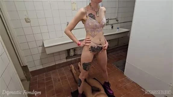 Domestic Femdom in Video Dirty Toilet Piss Slut (2025/MPEG-4/123 MB)