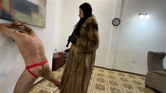 Latin Beauties in High Heels in Video YFYE Bullwhipped by the Venus in Furs 2 by Kalinda (2025/MPEG-4/1.80 GB)