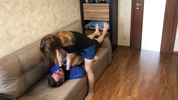 Evelina Domina in Video Smother In Spandex Gloves 2 (2025/MPEG-4/270 MB)