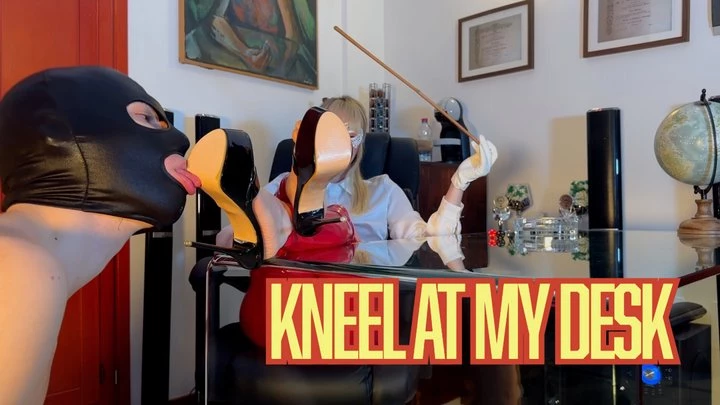 Gea Domina in Video Kneel At My Desk (2025/MPEG-4/1.95 GB)