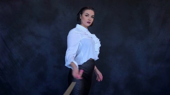 FemdomFoto in Video Lady Kat - The Cane Mistress (German) (2025/MPEG-4/252 MB)