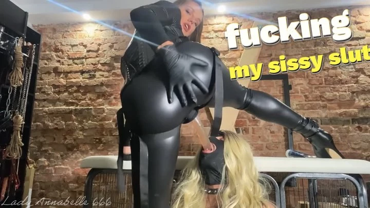Ladyannabelle666 in Video My sissy slut get strapon fucking (2025/MPEG-4/613 MB)