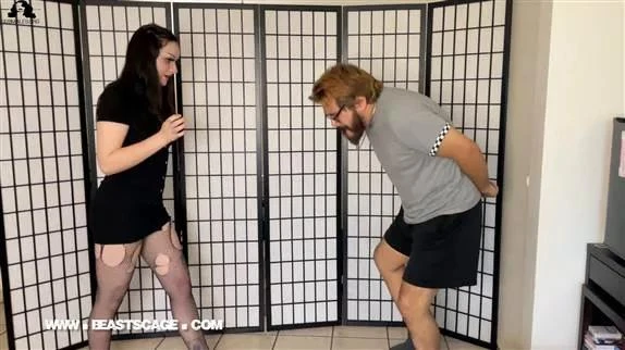 BeastsCage in Video Annika - Annika's Stocking Kicks (2025/MPEG-4/340 MB)