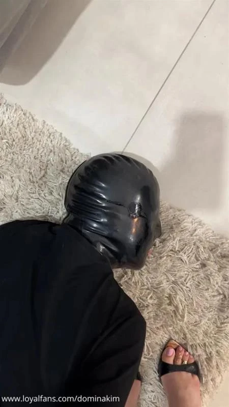 Domina Kim in Video Face Kicking And My Holy Spit (2025/MPEG-4/85.3 MB)