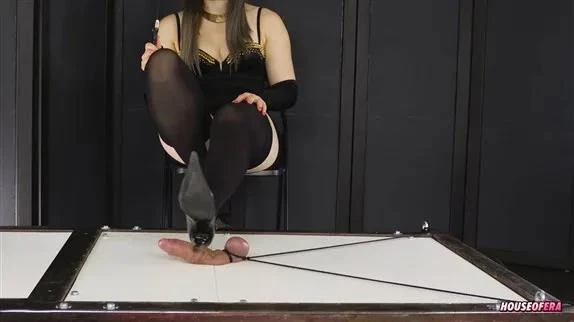 House of Era in Video Femdom Footjob with and Ball Stomping (2025/MPEG-4/174 MB)