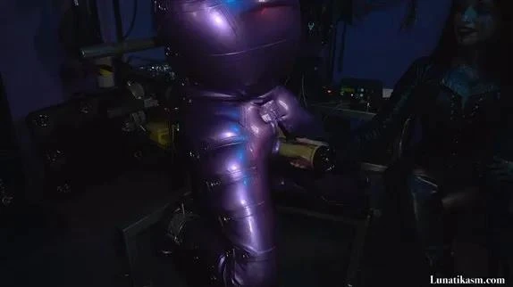 Mistress Lunatika in Video Milked Electric Buttplug (2025/MPEG-4/398 MB)