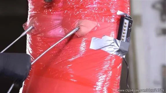 Femdom-Clips By Bizarrboy in Video Mistess Iside - Nipple Punishmen In Clingfilm (2025/MPEG-4/1.25 GB)