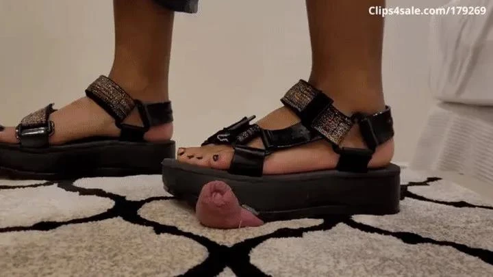 STEP TO A PULP in Video Medusa and her sandals designed to crush (2025/MPEG-4/2.01 GB)