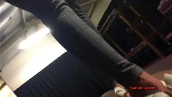 Sadistic Queens in Video Squishysax - Miss Anna Elite - Flattened Under My Flip Flops (2025/MPEG-4/595 MB)