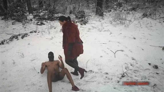 Sadistic Queens in Video Squishysax - Mistress Luna - Beaten In The Freezing Snow (2025/MPEG-4/282 MB)