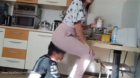 Dea Veronica in Video Breakfast And Ass (2025/MPEG-4/25.2 MB)