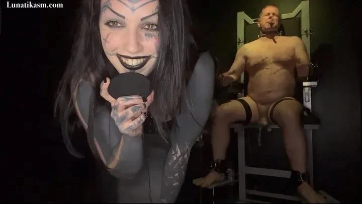 Mistress Lunatika in Video Her Voice Give Him Pain (2025/MPEG-4/464 MB)