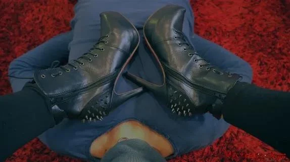 Mistress Kym in Video Red Carpet (2025/MPEG-4/86.2 MB)