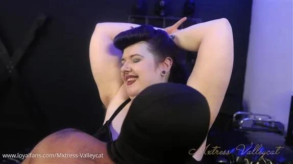 Mxtress Valleycat in Video Mxvalleycat - Divine Pits (2025/MPEG-4/153 MB)