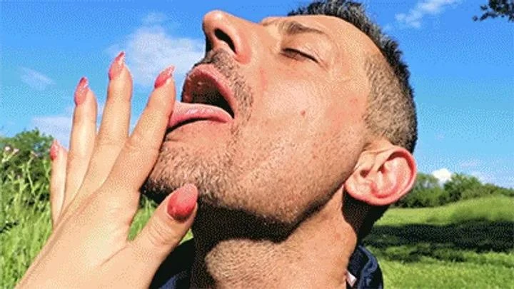 Mistress Iside in Video Devotion Hands (2025/MPEG-4/268 MB)