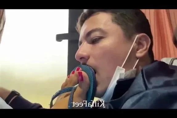 kiffafeet in Video Foot worship flip flop foot job (2025/MPEG-4/98.2 MB)