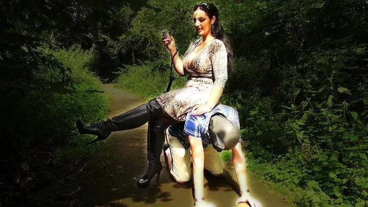 Ezada Sinn in Video Electro CBT In The Forest Matriarch Ezada Sinn Shocks Her Chattel (2026/MPEG-4/615 MB)